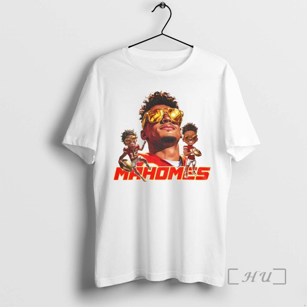 Limited Edition Patrick Mahomes Kansas City Chiefs Football Caricature 2025 Tee Shirt Sweater