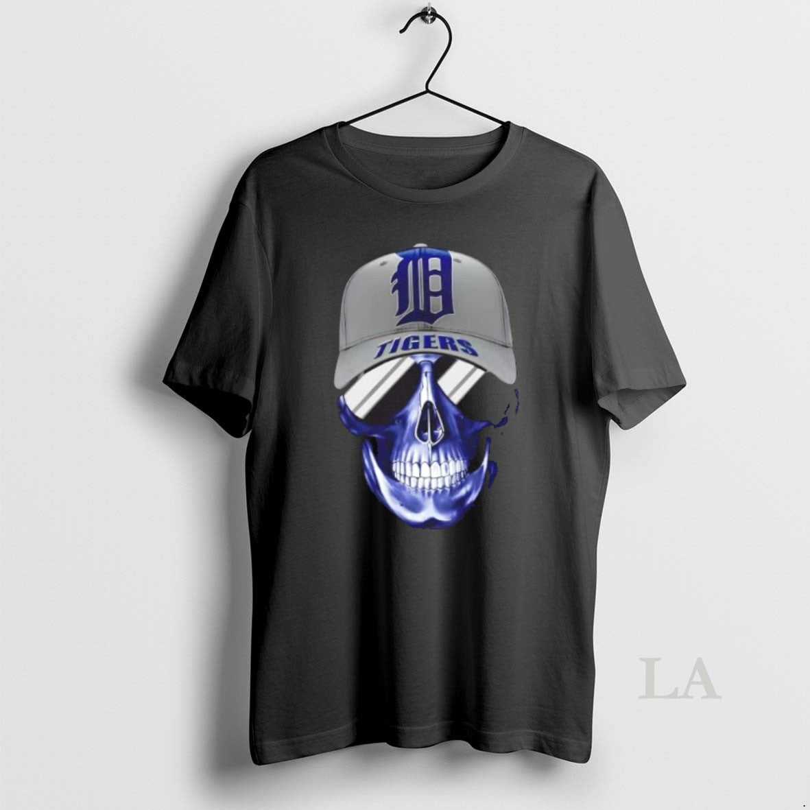 Original Skull Wearing A Cap Detroit Tigers And Smiling With Fans