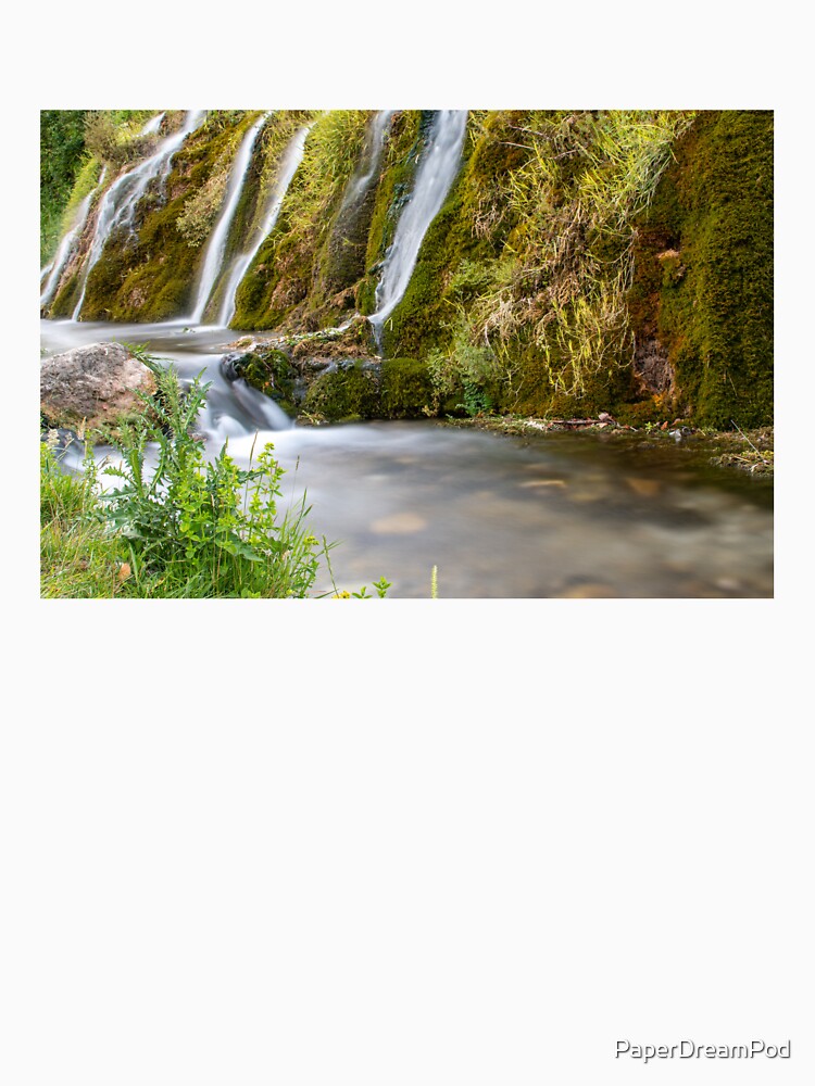 Refreshing waterfalls for positive energy by PaperDreamPod